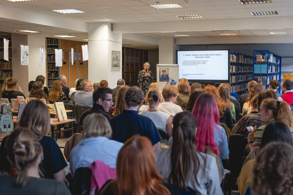 Maraton czytania poezji Zbigniewa Herberta w Bibliotece Humanistycznej