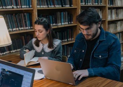 Dłuższe godziny otwarcia Biblioteki UG 