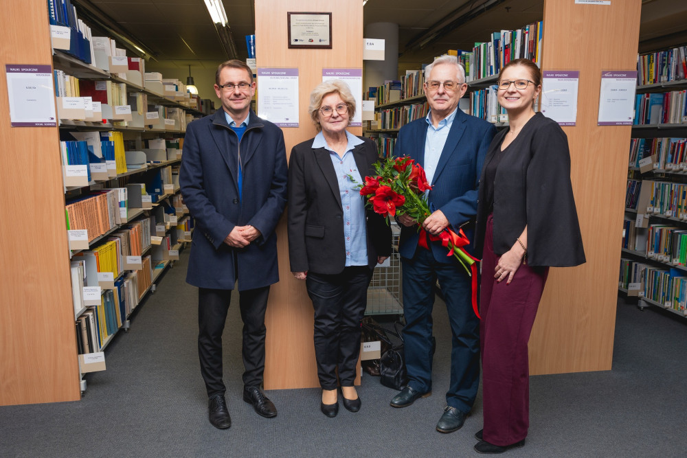 Imienny regał WOŚP w Bibliotece Głównej UG!