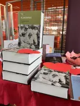 BUGlentynki w Bibliotece Głównej - II edycja. Na zdjęciu stół z książkami-nagrodami. 