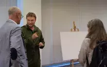 "Echo absolutu" - relacja z wernisażu wystawy malarstwa Denisa Chyżawskiego