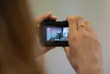 "Echo absolutu" - relacja z wernisażu wystawy malarstwa Denisa Chyżawskiego