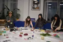 relacja z warsztatów "Ecoozdoby z korków"