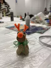 relacja z warsztatów "Ecoozdoby z korków"