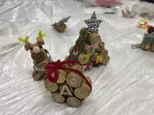 relacja z warsztatów "Ecoozdoby z korków"