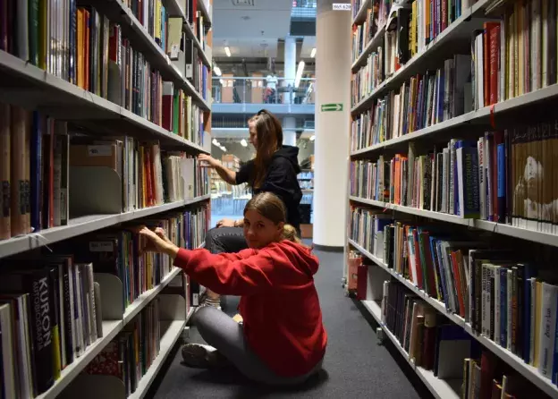 Stażyści w Bibliotece Głównej UG