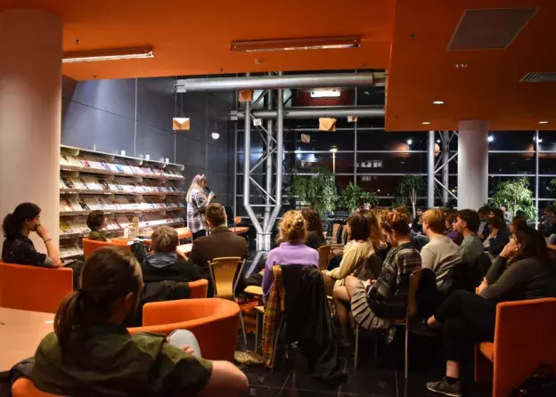 Slam poetycki 2. edycja: literackie emocje i sukces frekwencyjny