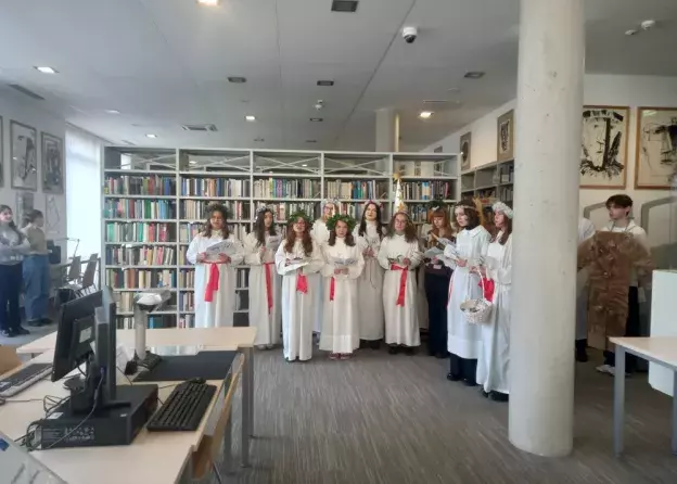 Orszak św. Łucji na Wydziale Filologicznym UG