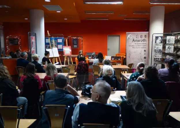 W świecie Avaroth - spotkanie autorskie Karoliny Żuk-Wieczorkiewicz w Bibliotece UG
